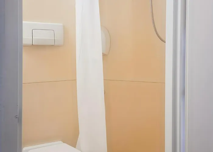 Good Night Hotel Arques (Pas-de-Calais)